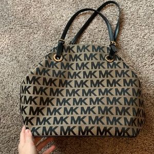 Micheal Kors shoulder bag